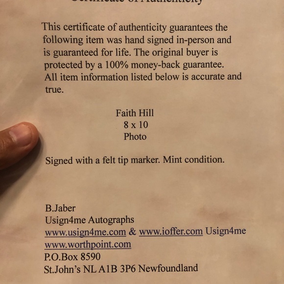 Faith hill signed with COA 🖊 - Picture 4 of 4